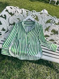 Blusas con diseño de Lineas